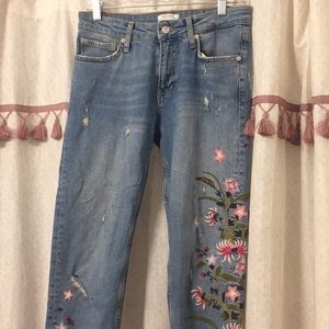 On trend skinny flower appliqué Zara jeans